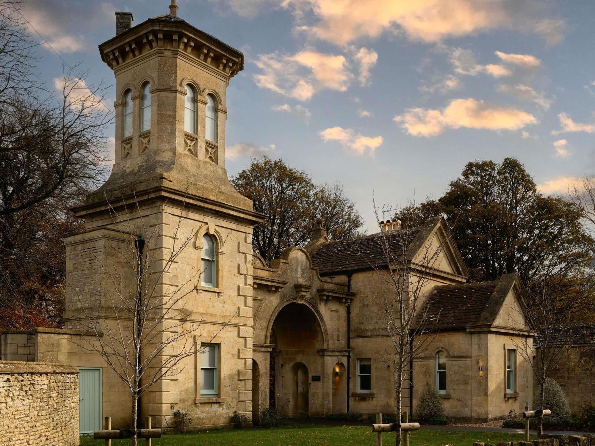 One-Bedroom Manor Cottage with One Double Bed
